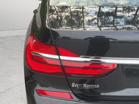 Used 2018 BMW 740i RWD image 27