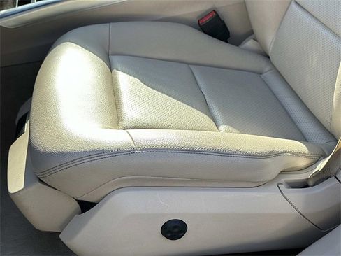 Used 2014 Mercedes-Benz E 350 4MATIC Sedan image 17