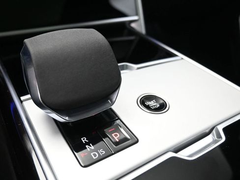 Used 2024 Land Rover Range Rover Long Wheelbase SE image 26