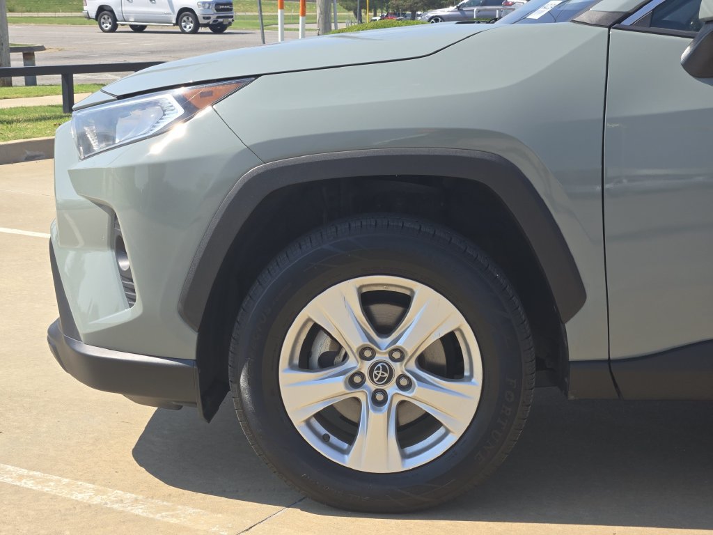 Used 2020 Toyota RAV4 XLE FWD image 8
