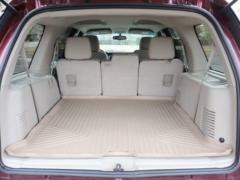 Used 2010 Ford Expedition XLT image 14