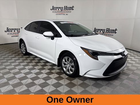 Used 2025 Toyota Corolla LE image 4