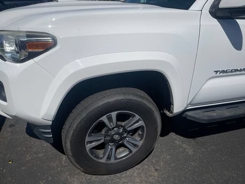 Used 2017 Toyota Tacoma TRD Sport w/ Tow Package RWD image 25