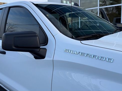 Used 2023 Chevrolet Silverado 1500 Custom image 16