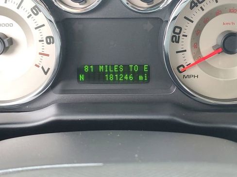 Used 2010 Ford Edge SEL image 16