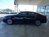 Used 2024 Nissan Altima 2.5 SV image 4