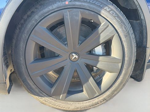 Used 2023 Tesla Model Y Long Range image 39