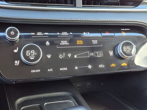 Used 2024 INFINITI QX60 Sensory image 12