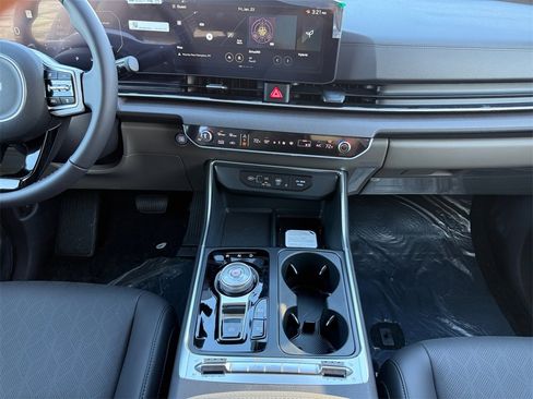 New 2026 Kia Carnival SX image 11