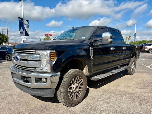Used 2019 Ford F250 Lariat w/ Lariat Value Package AWD/4WD image 5