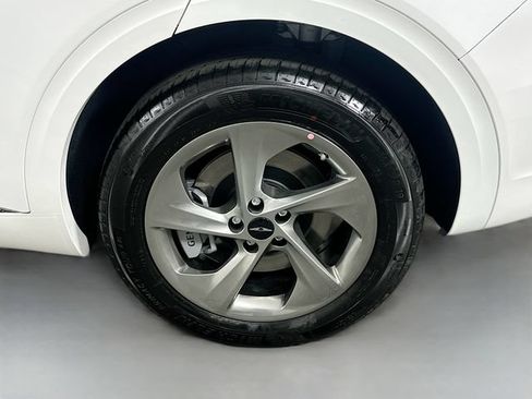 Used 2026 Genesis GV70 2.5T Advanced AWD/4WD image 23