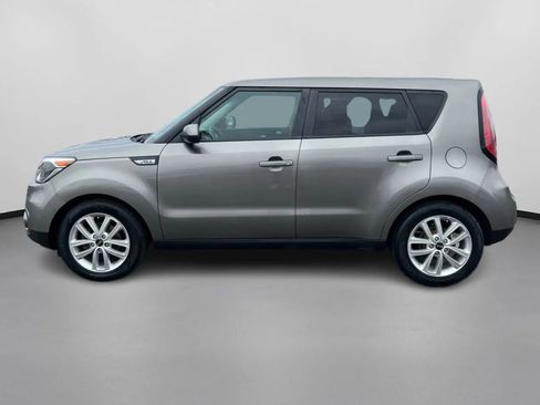 Used 2018 Kia Soul + FWD image 8