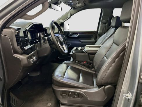 Used 2025 GMC Sierra 1500 SLT AWD/4WD image 13