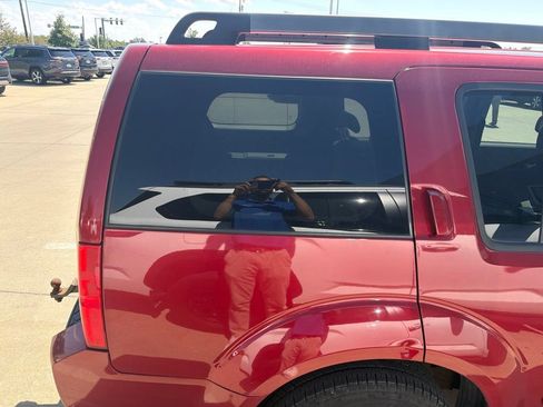 Used 2011 Nissan Pathfinder SV AWD/4WD image 6