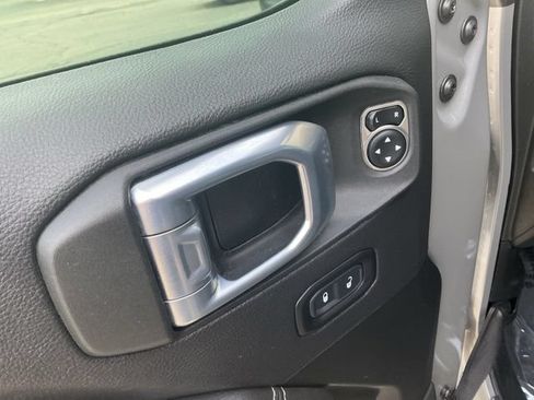 Used 2021 Jeep Wrangler Unlimited Sahara AWD/4WD image 16