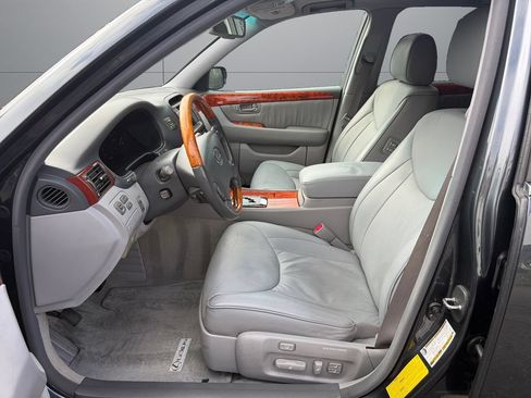 Used 2005 Lexus LS 430 RWD image 6