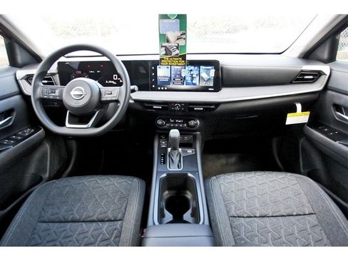 New 2026 Nissan Kicks SV image 7