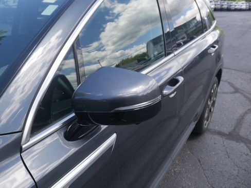 Used 2025 Kia Sorento SX FWD image 11