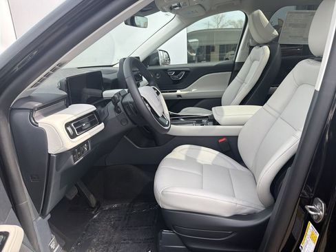 New 2026 Lincoln Aviator AWD image 5