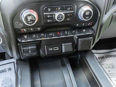 Used 2023 GMC Sierra 3500 Denali w/ Denali Ultimate Package AWD/4WD image 23
