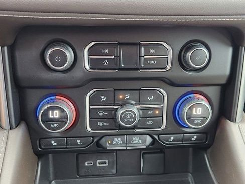 Used 2023 Chevrolet Tahoe Z71 w/ Z71 Off-Road Package image 21