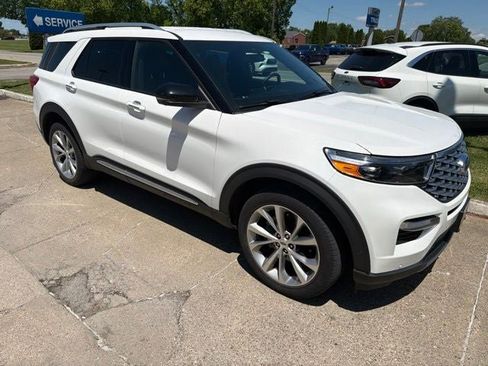 Used 2021 Ford Explorer Platinum w/ Equipment Group 601A AWD/4WD image 10