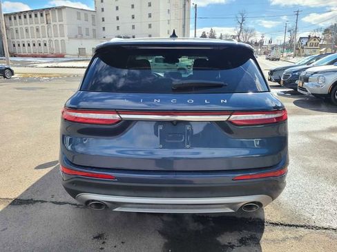 Used 2022 Lincoln Corsair Standard w/ Equipment Group 101A image 9