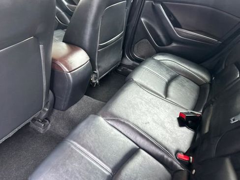 Used 2018 MAZDA MAZDA3 Touring FWD image 14