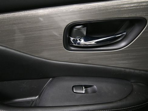 Used 2018 Nissan Murano Platinum w/ Cargo Package image 23