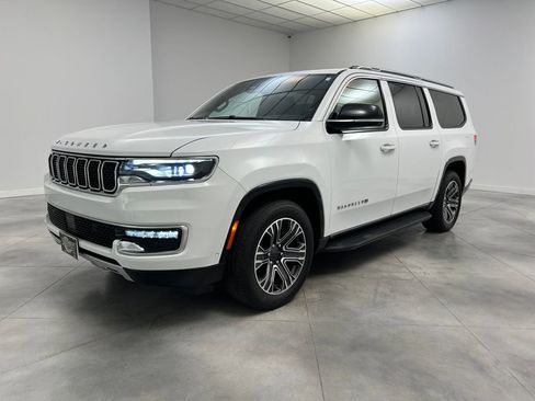 Used 2024 Jeep Wagoneer L Series II image 3