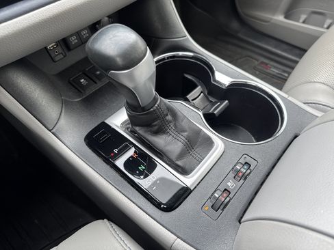 Used 2017 Toyota Highlander Limited image 21