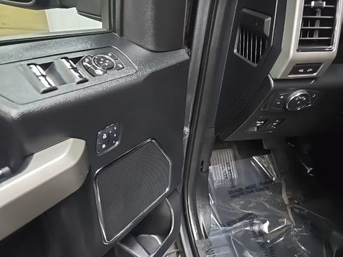 Certified 2018 Ford F150 Lariat w/ Equipment Group 502A Luxury AWD/4WD image 32