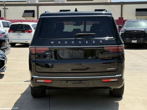 Used 2024 Jeep Wagoneer L Series II RWD image 5