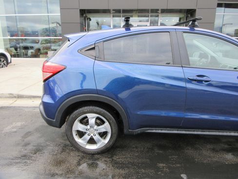 Used 2016 Honda HR-V EX image 11