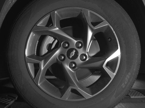 Used 2025 Chevrolet Trax LT FWD image 12