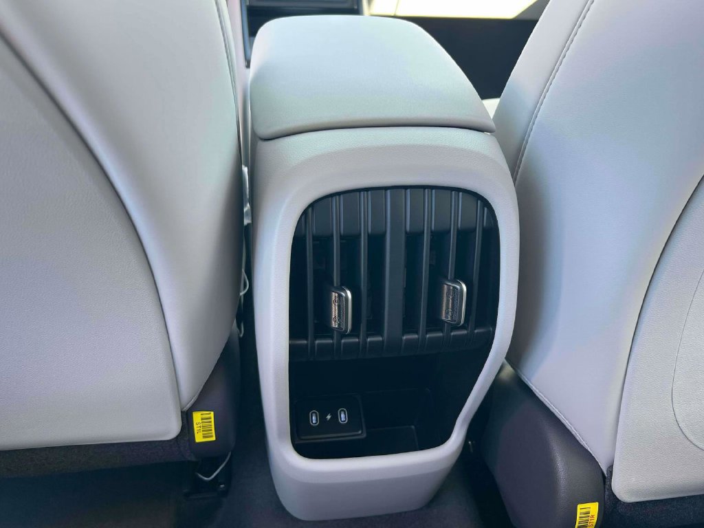 New 2027 Hyundai Kona SEL Premium AWD/4WD image 13