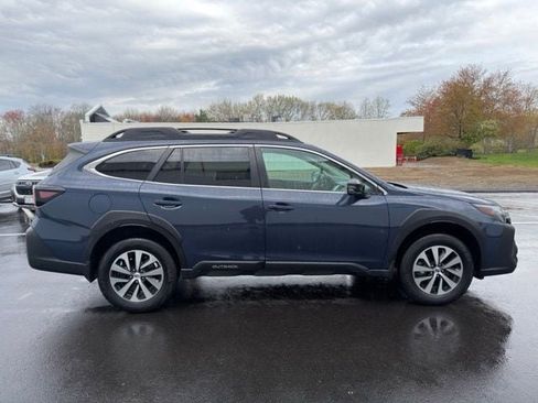 Used 2023 Subaru Outback Premium AWD/4WD image 7