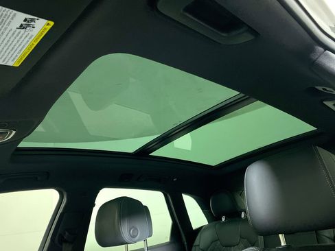 Used 2023 Audi SQ5 Premium Plus w/ Premium Plus Package image 18