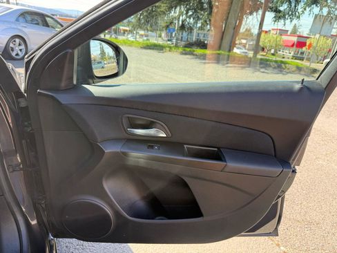 Used 2014 Chevrolet Cruze LTZ FWD image 19