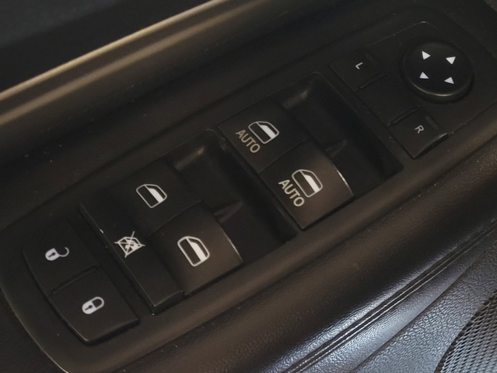 Used 2019 Dodge Durango SXT w/ 3rd Row Seating Group AWD/4WD image 27