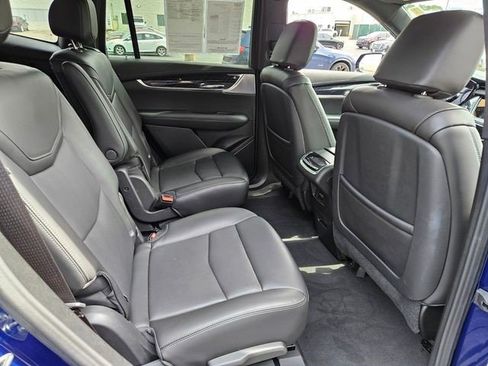 Certified 2025 Cadillac XT6 Premium Luxury FWD image 21