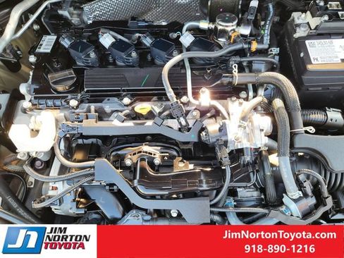 Used 2025 Toyota Corolla LE FWD image 30