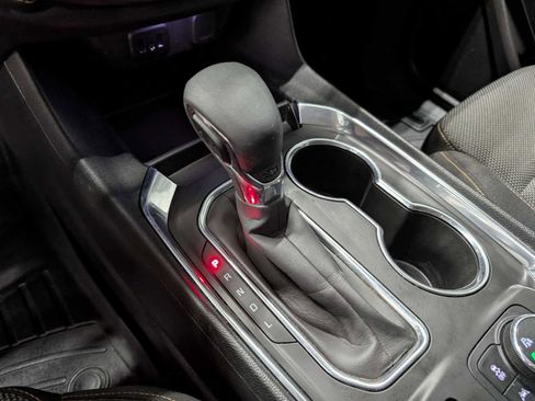 Used 2021 Chevrolet Traverse LT image 29