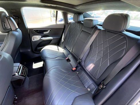 Used 2023 Mercedes-Benz EQE 500 4MATIC Sedan image 25