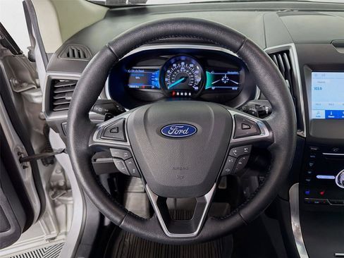 Used 2019 Ford Edge Titanium w/ Equipment Group 301A AWD/4WD image 12