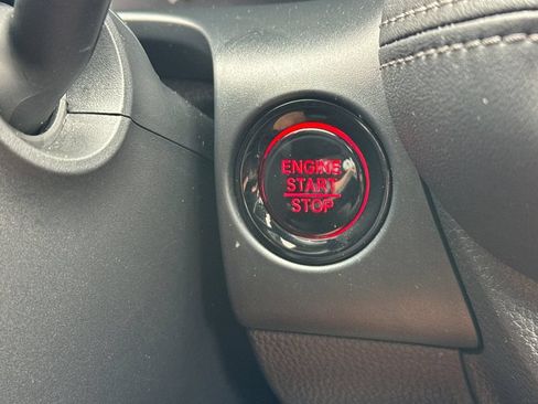 Certified 2025 Honda HR-V EX-L image 27