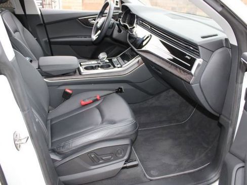 Used 2020 Audi Q8 Premium Plus w/ Premium Plus Package image 18