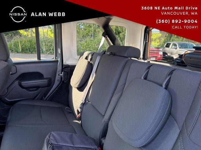 Used 2023 Jeep Wrangler Unlimited w/ Cold Weather Group AWD/4WD image 29