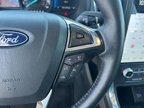 Used 2024 Ford Edge Titanium image 18