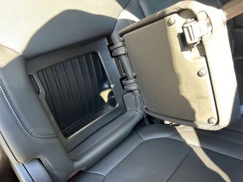 Used 2020 GMC Sierra 2500 SLT w/ SLT Convenience Package image 15